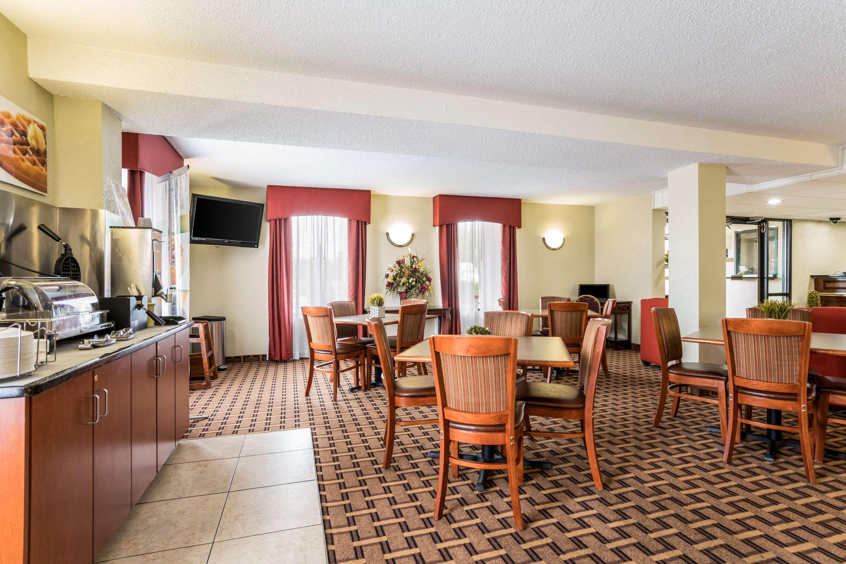 Battleboro Quality Inn North מראה חיצוני תמונה