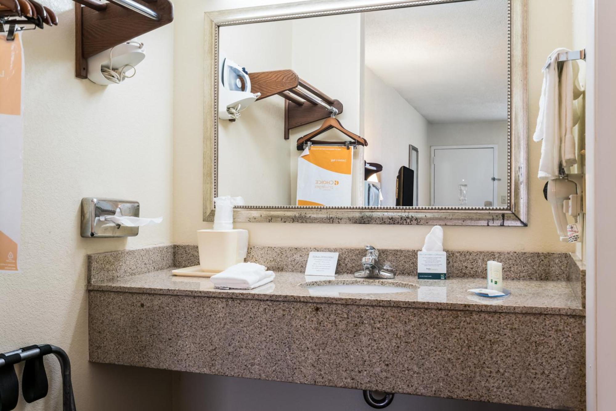 Battleboro Quality Inn North מראה חיצוני תמונה