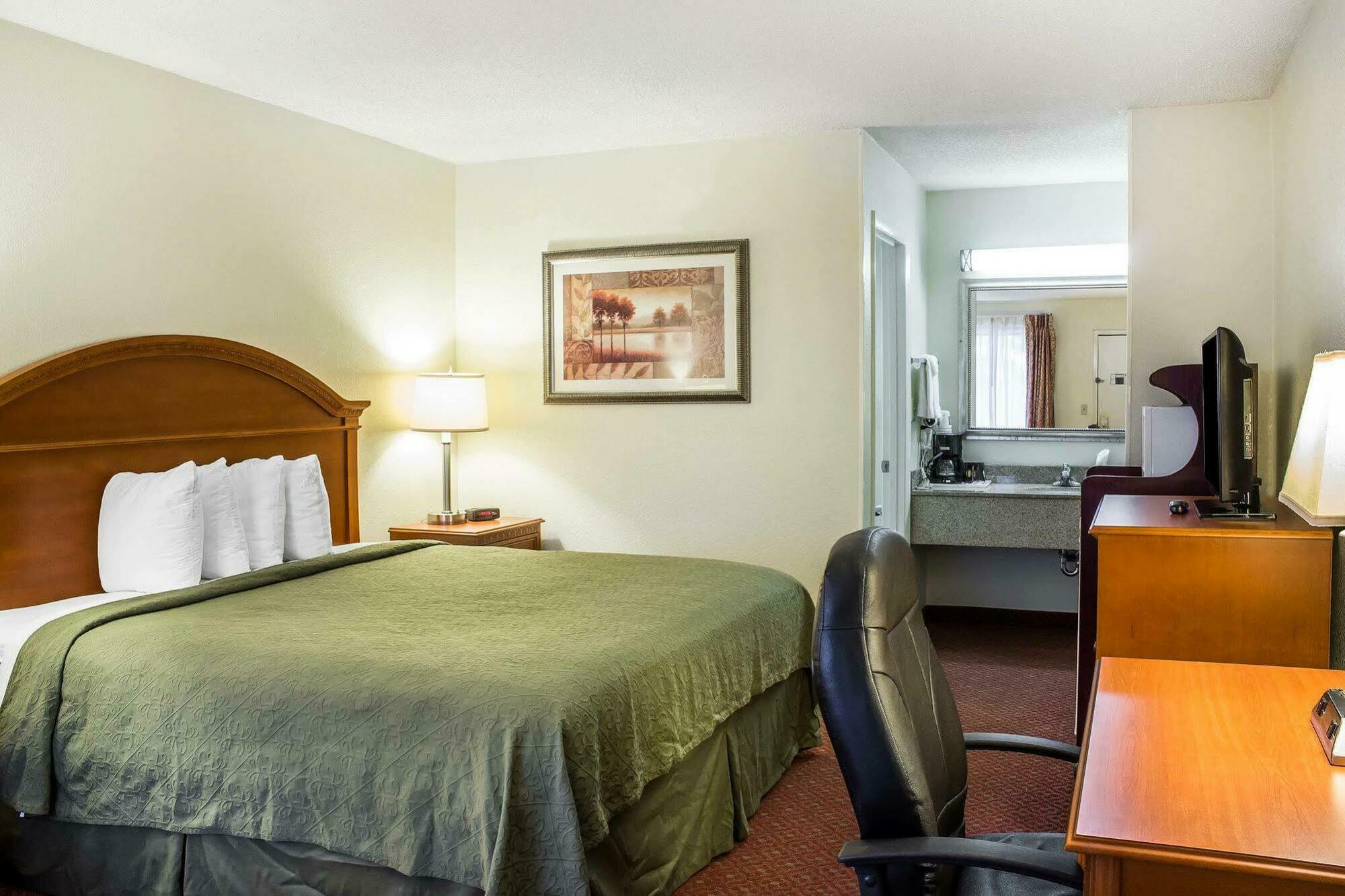 Battleboro Quality Inn North מראה חיצוני תמונה