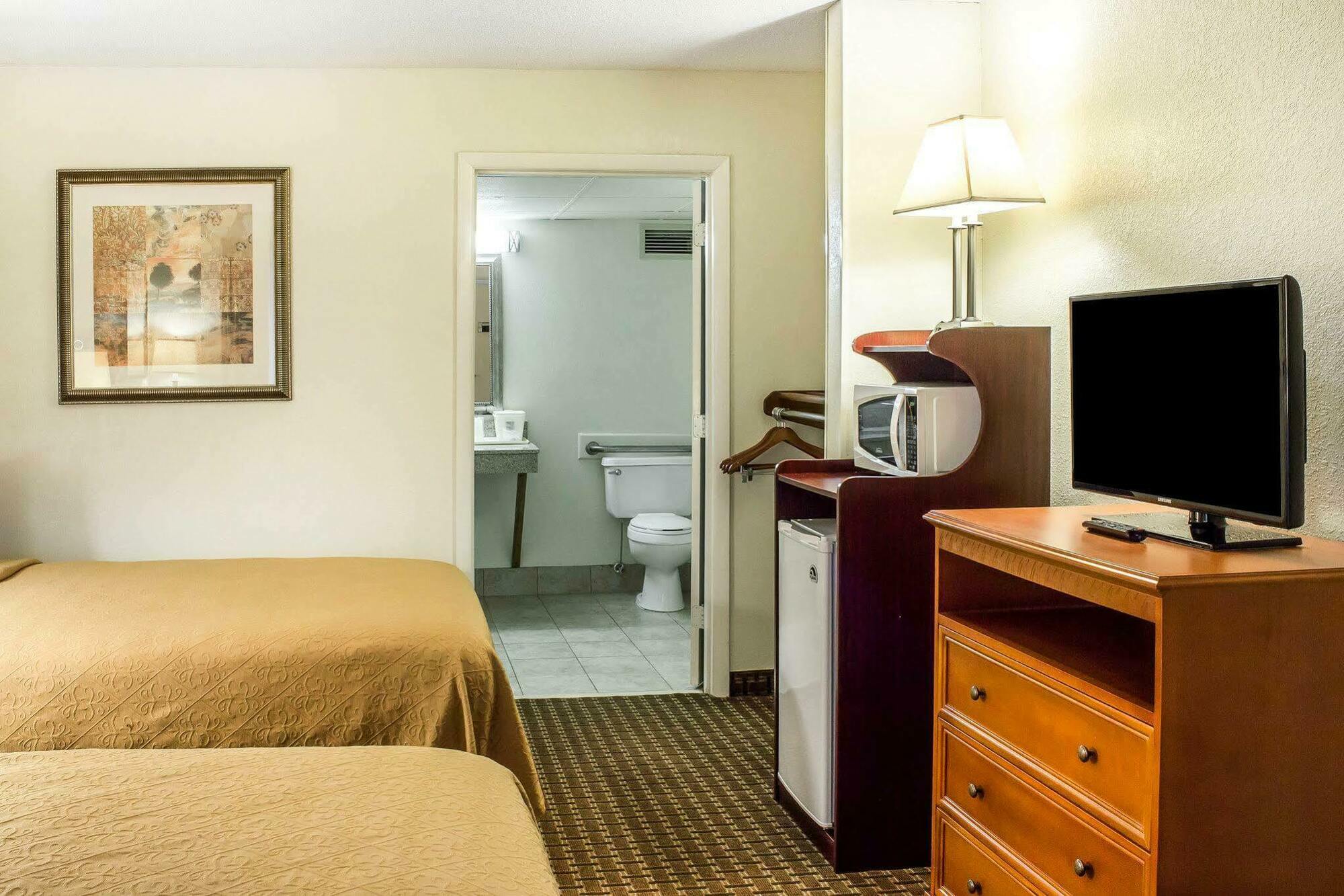 Battleboro Quality Inn North מראה חיצוני תמונה